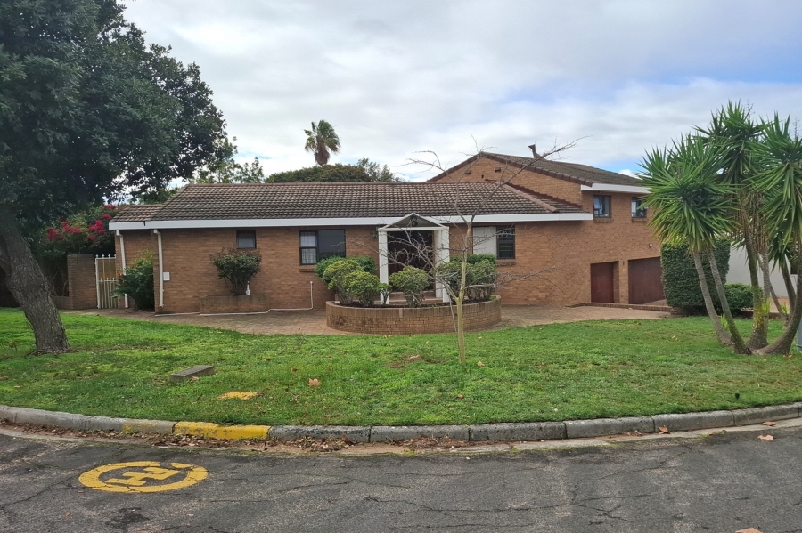 4 Bedroom Property for Sale in Ridgeworth Western Cape